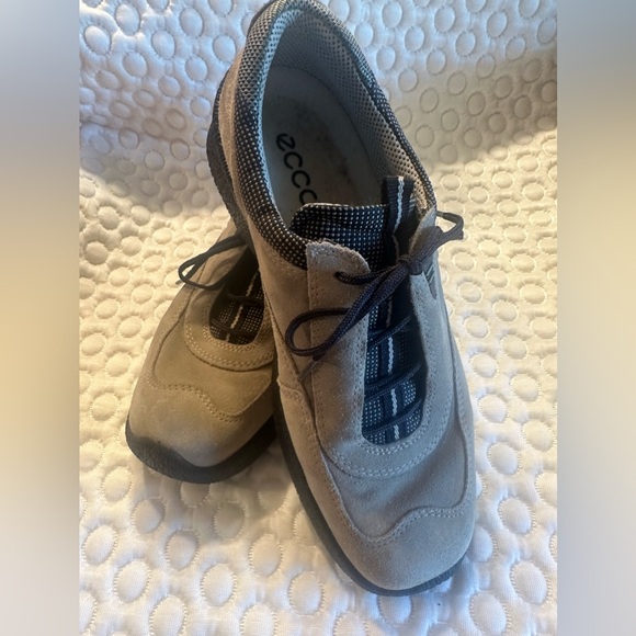 Ecco Women’s Soft Sneaker Suede Gray Size 38 (US 8/8.5) - Picture 9 of 9